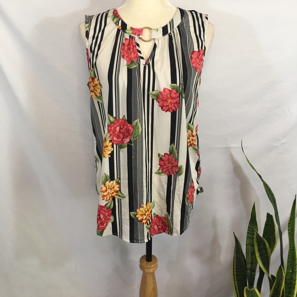 Sleeveless Floral Print Top